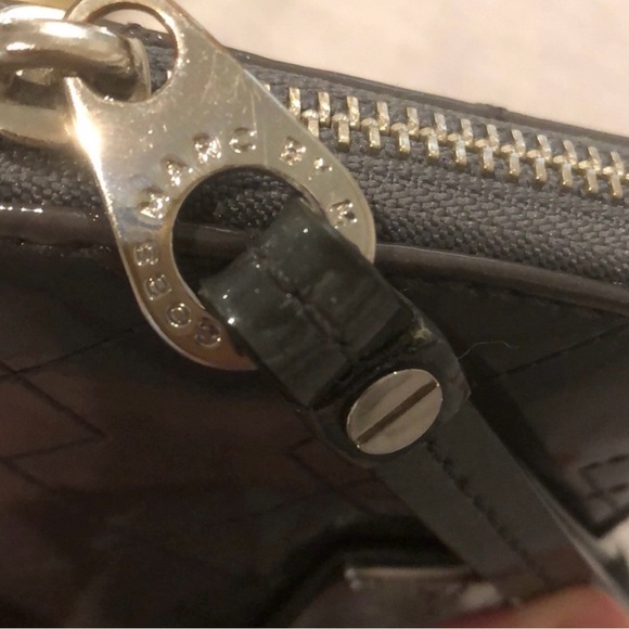 Marc by Marc Jacobs wallet Gray Patent great Condition - Picture 9 of 12